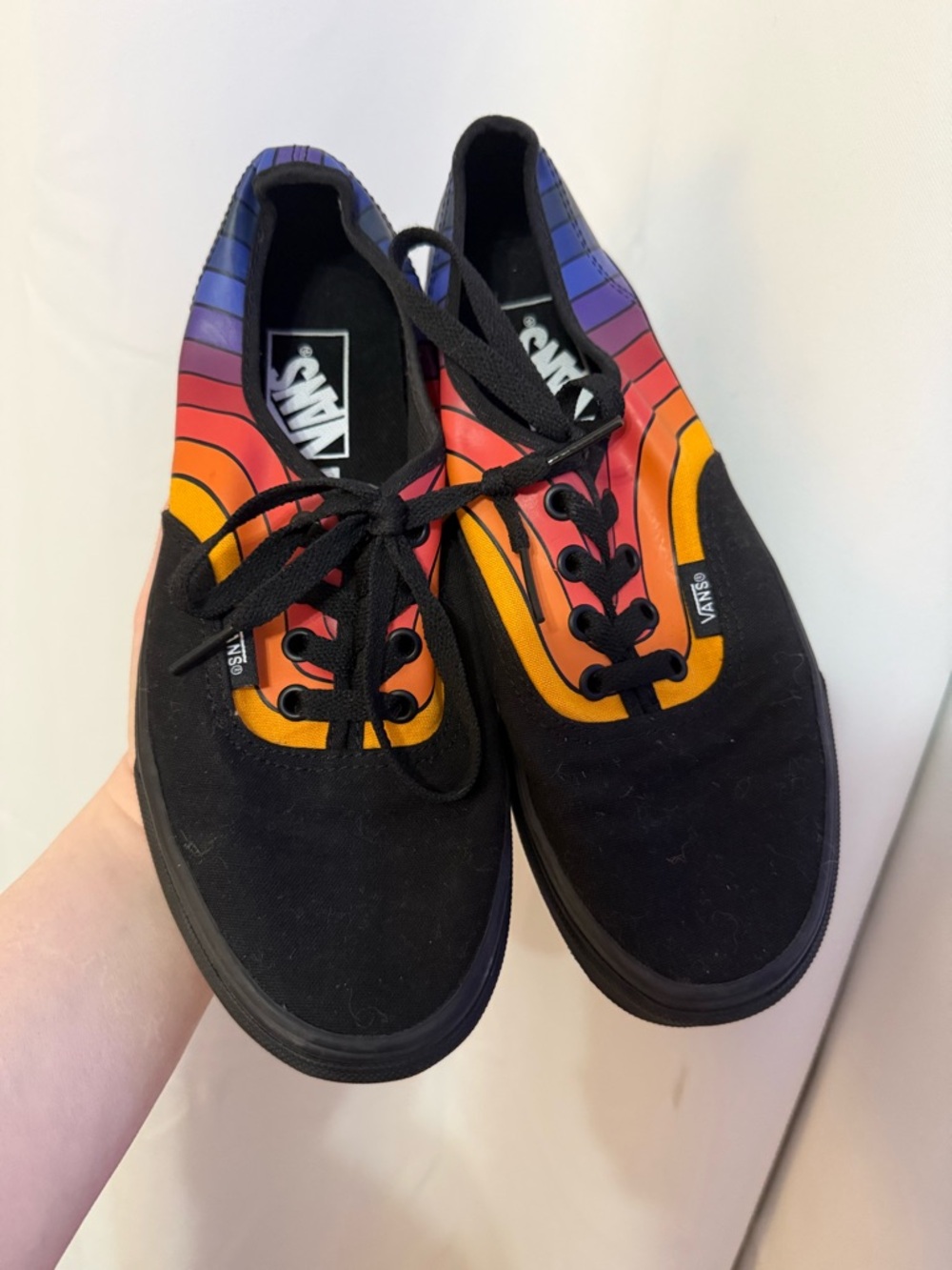 Van's Refract Rainbow 🌈. Black unisex women's size 7.5 men’s size 6 - Picture 2 of 8
